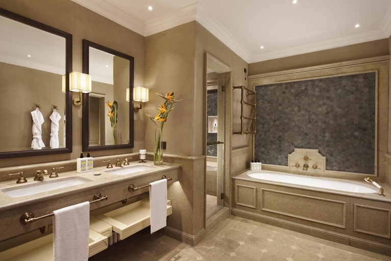 Bathroom 4, Relais Sant'Uffizio Hotel, Asti
