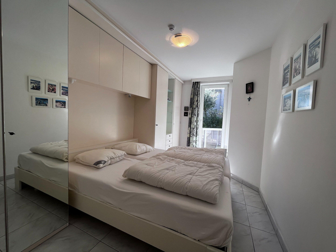 Room 4, Central Apartment Near the Beach, West-Vlaanderen