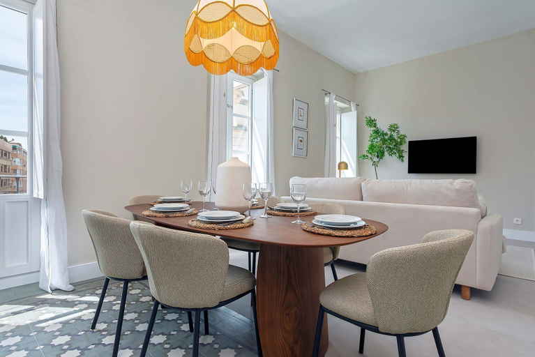 Room 5, Bright Apt in the Heart of Granada San Anton 304, Granada