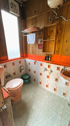 Bathroom 3, Rishikesh Valley Hotel, Tehri Garhwal