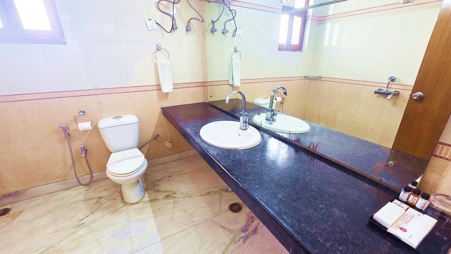 Bathroom 3, Hotel Buddha Heritage, Patna