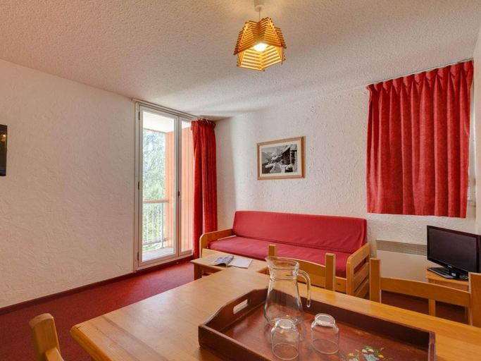 Living room 3, Central Slope Stay for Four, Isère