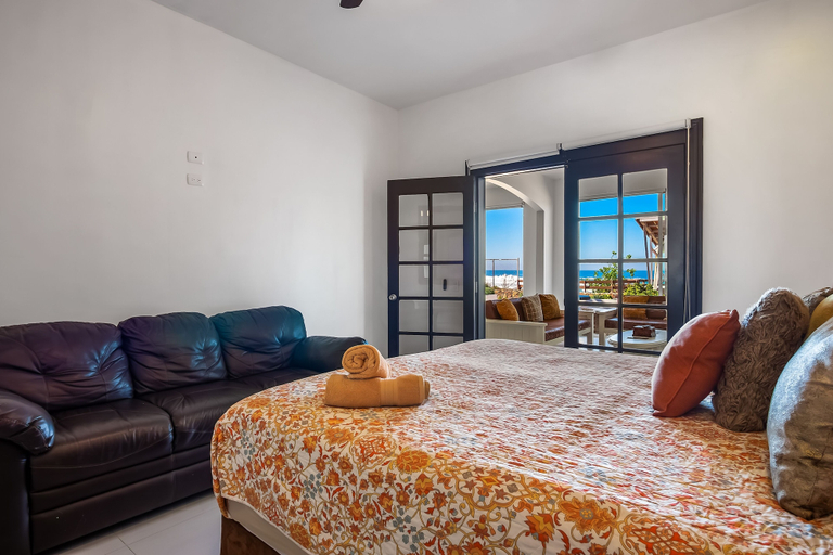 Room 5, Airy, Beach-view Dog-friendly Villa With Patio, Outdoor Pool, Streaming, AC, Tijuana