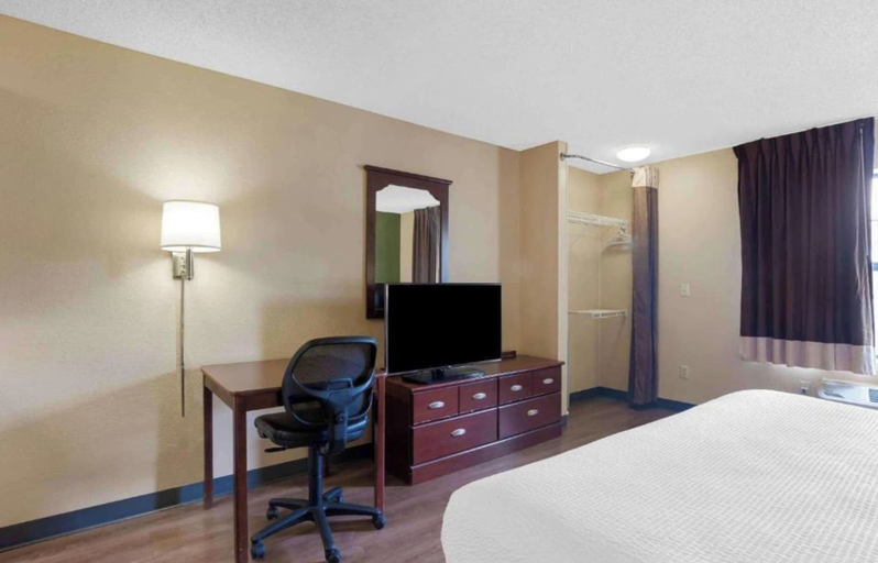 Room 3, Motel 6 Suites Rochester Greece, NY, Monroe
