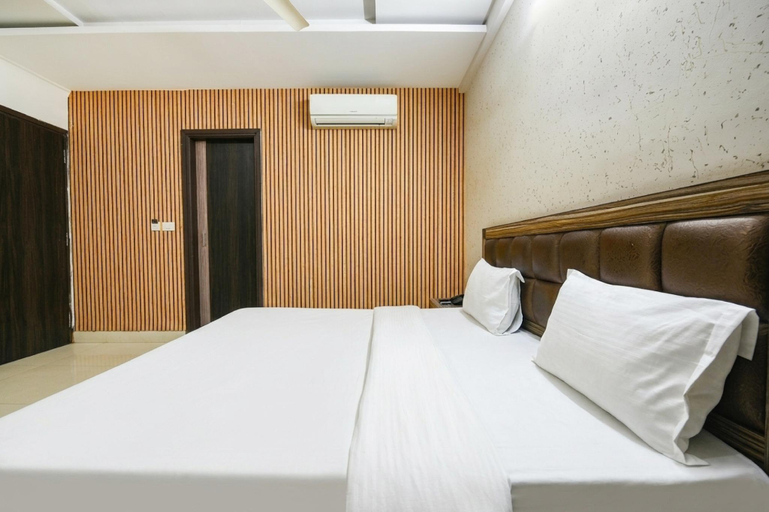 Bedroom 2, Hotel Ess Pee Grand Mohali , Chandigarh