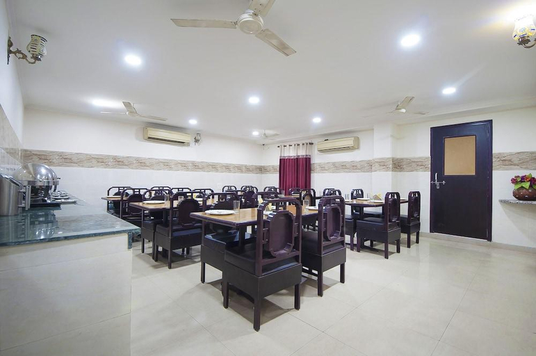 Food & Drinks 5, Hotel Dakha International, Delhi