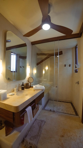 Bathroom 2, Armadillo Living Villas, José Azueta