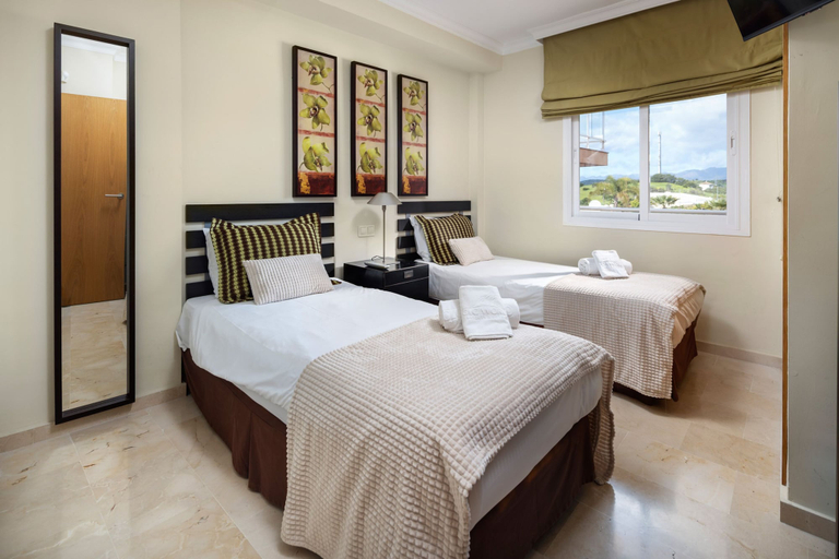 Room 2, AS MM B16 in Mijas Costa, Málaga