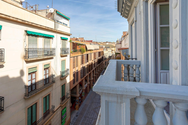 Room 5, Bright apartment in Granada center. San Anton 301, Granada