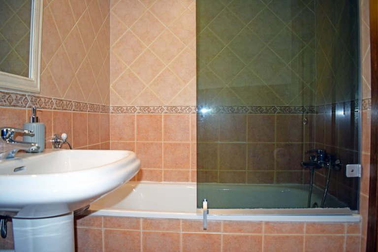 Room 2, 08 Ap3216 in Denia With 3 Bedrooms and 2 Bathrooms, Alicante