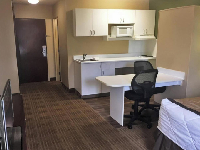 Private kitchen, Motel 6 Suites Rochester Greece, NY, Monroe