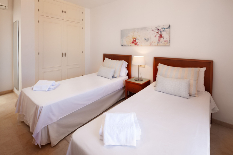 Room 2, AS MDS 295 in Mijas Costa, Málaga