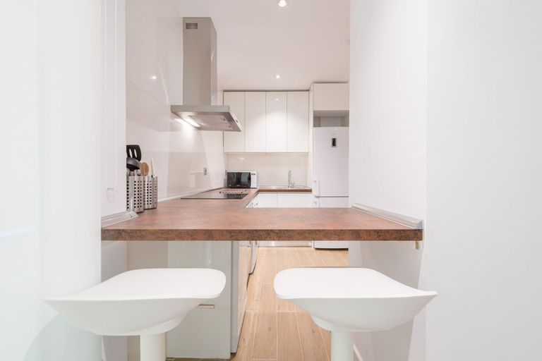 Room 4, Republica 2BR apt Near Madrid s Financial Center, Madrid