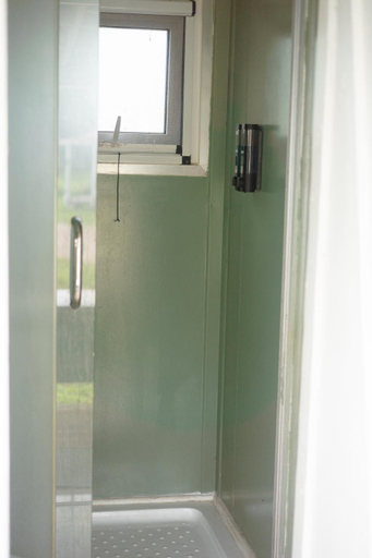 Bathroom 3, North Shore Glamping Camping Laie, Oahu, Hawaii, Honolulu