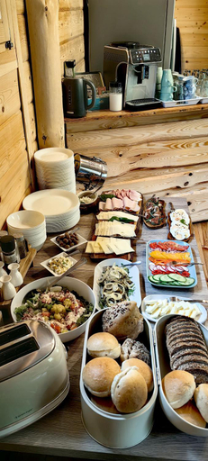 Food & Drinks 2, Osada pod Beskidem- chatki caloroczne, Cieszyn
