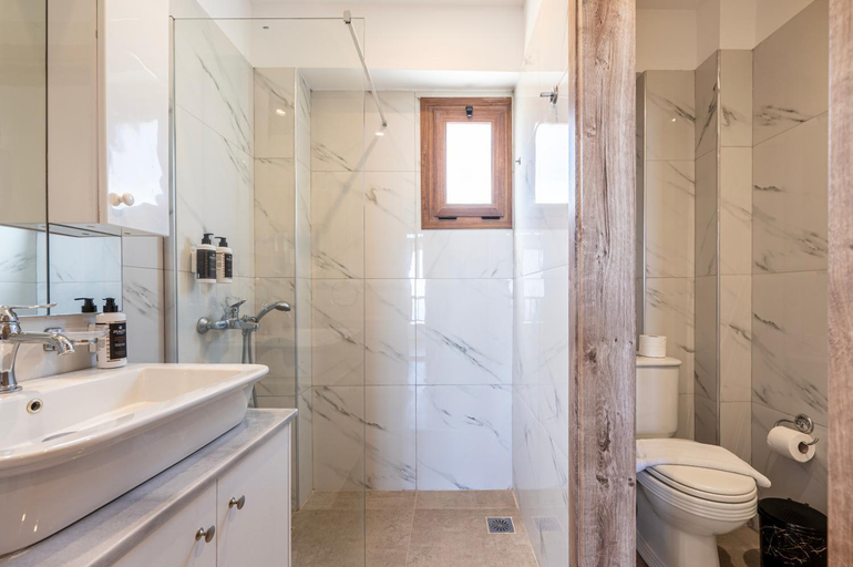 Bathroom 3, Stella Maris Village, South Aegean