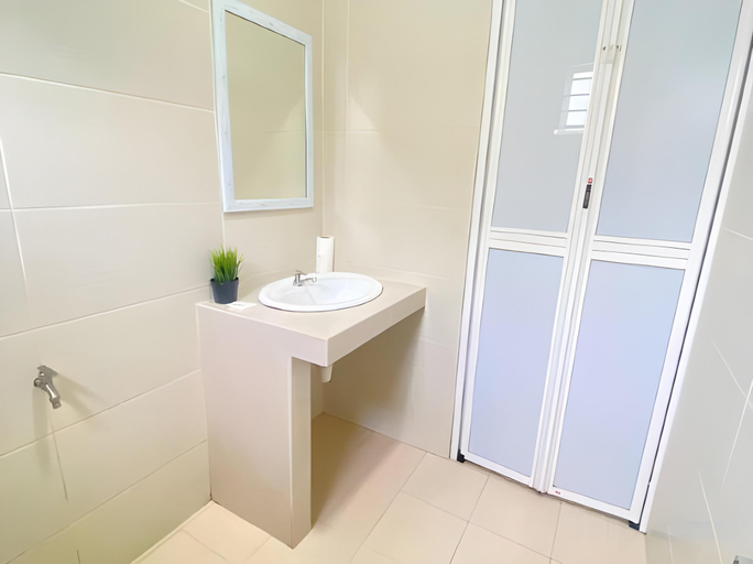 Bathroom, Sun Tree Hotel @ Triang, Bera