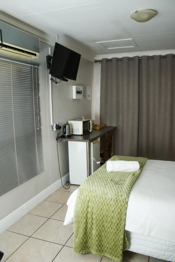 Bedroom 3, Gemutlich Guesthouse, Siyanda