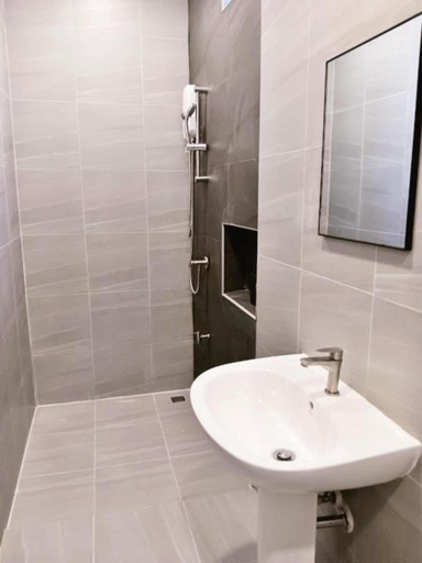 Bathroom 3, CASA Yaowarat คาซ่า เยาวราช, Samphantawong