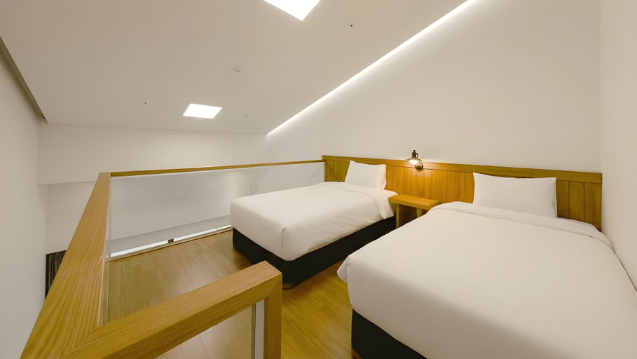 Bedroom 1, RomyZian Garden Mountain House, Jeongseon