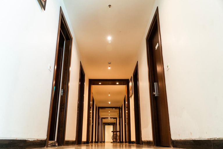 Others 5, HOTEL DHAROHAR, Varanasi