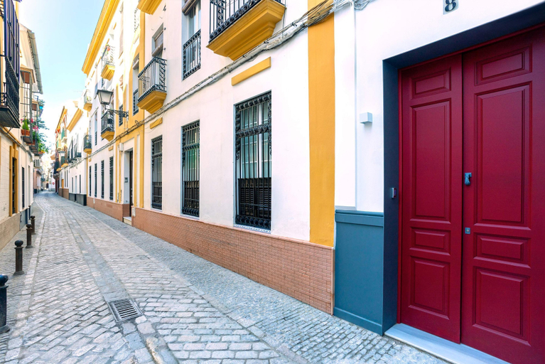 Room 5, Luxury Duplex in Seville With a Private Pool Mendoza Rios III, Sevilla