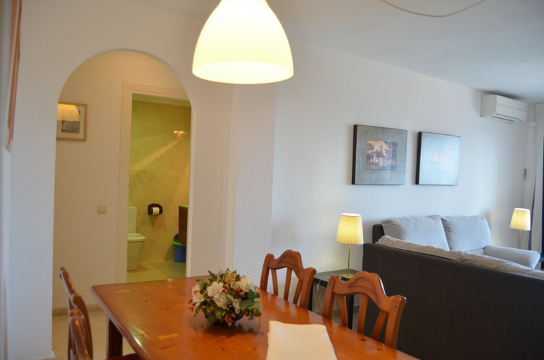 Room 2, Terrasol Puerto Blanco 3-b1 Frontal AL MAR, Málaga