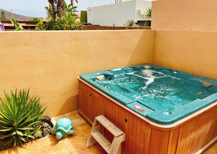Primary image, Villa- Sleep6- Private Pool and hot tub, Las Palmas