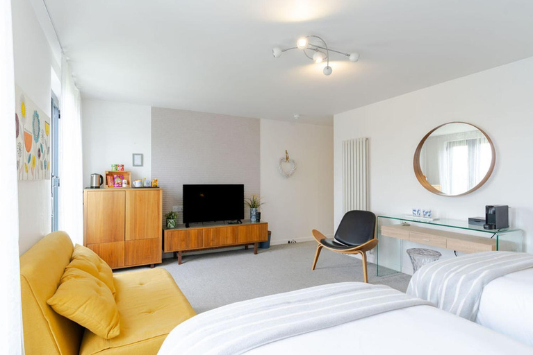 Bedroom 2, Porth Beach Hotel, Cornwall