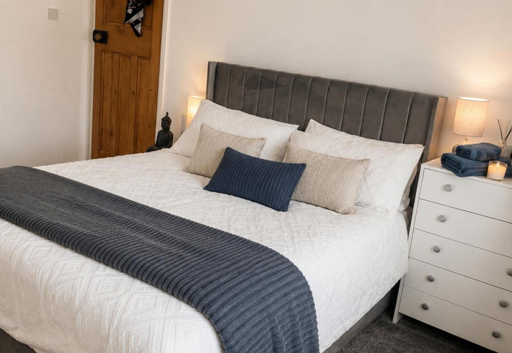 Room 4, 3-Bed House Sleeps 7 Parking & Garden Pets Ok, Lancashire