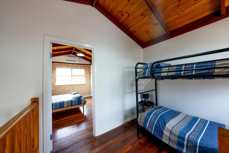 Bedroom 3, Yot Spot Holiday Apartments, Esperance