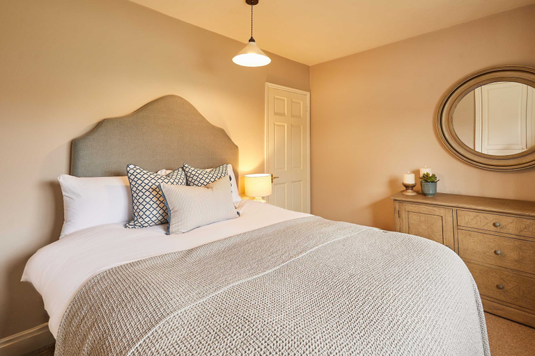Room 2, Host Stay Tree Tops, Darlington