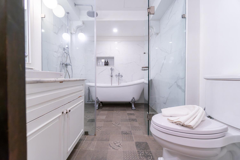 Bathroom 4, Rimwiang Hotel, Muang Chiang Mai