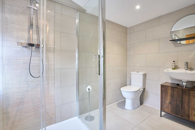 Room 5, Host Stay 2b Hamilton Road, Suffolk