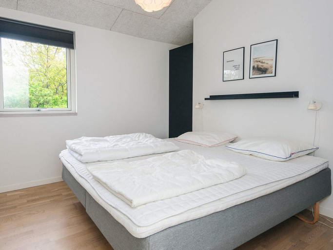 Bedroom 2, 5 Star Holiday Home in Henne, Varde
