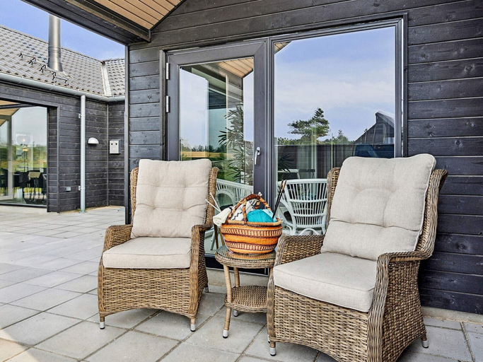 Others 4, 5 Star Holiday Home in Romo, Tønder