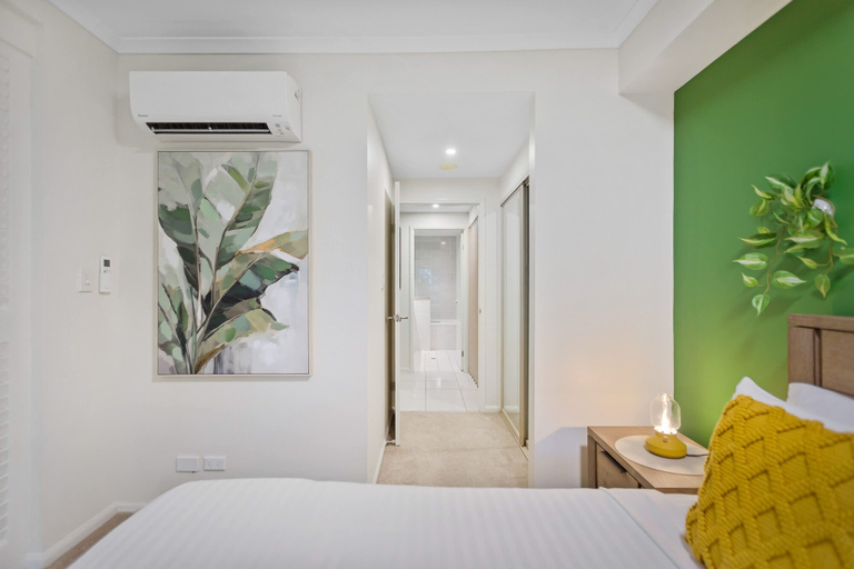 Room 4, Tropical Resort Escape, Cairns
