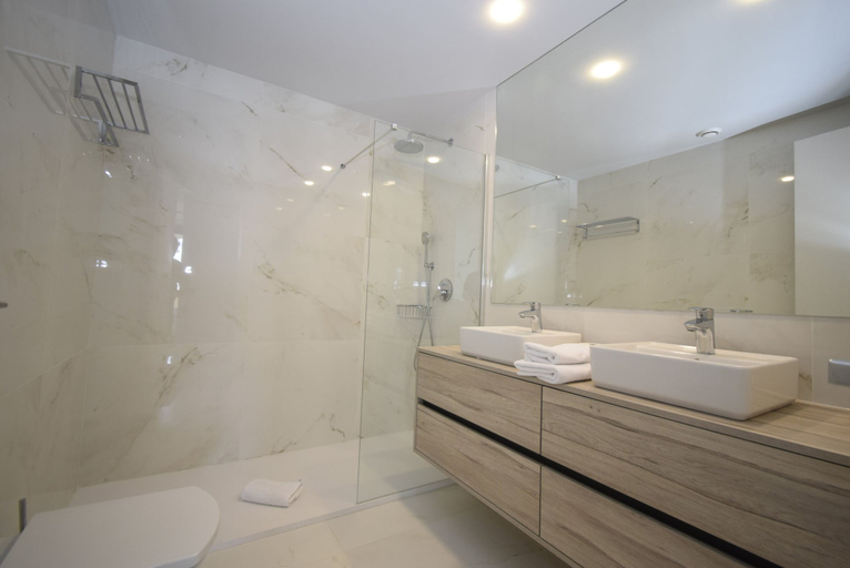 Room 4, Benidorm Beach 19-153, Alicante