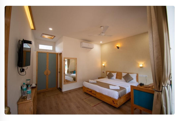 Bedroom 2, Laxmana On the Ganges, Garhwal