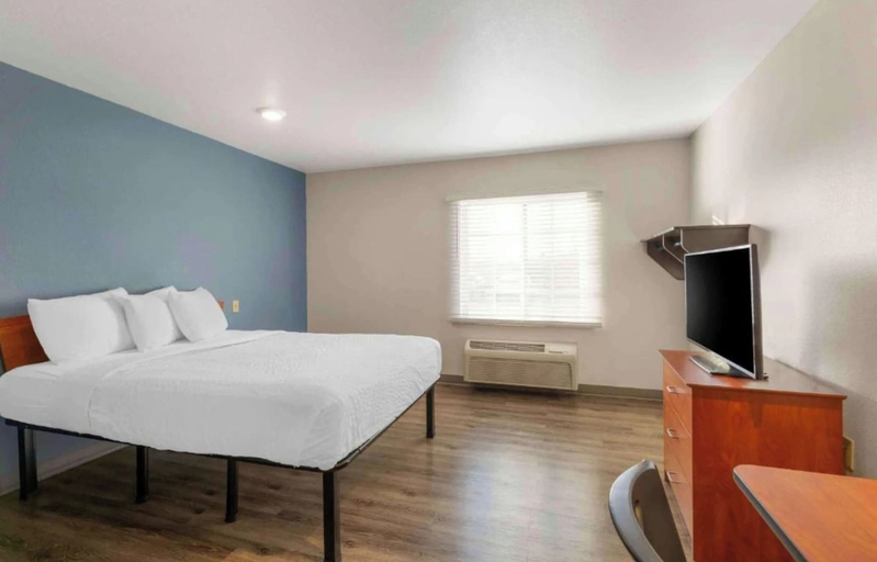 Room 2, Motel 6 Suites Birmingham Pelham AL, Shelby