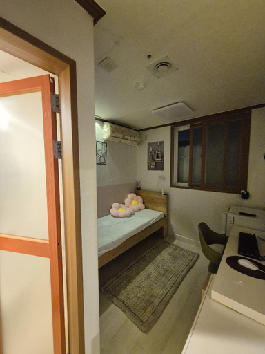 Bedroom 2, king's house, Buk