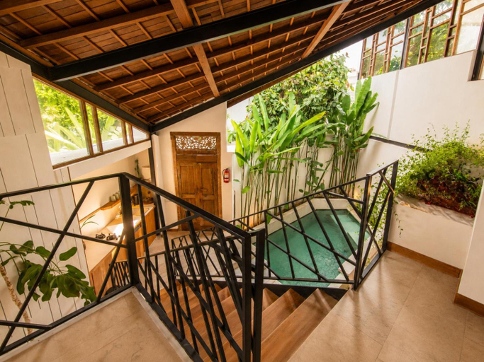 5, Sleek 2-br Art Deco Villa, 800m to the Beach, Badung