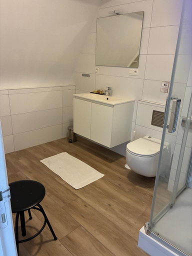 Bathroom 3, Hotel La Chaumiere, Vlaams Brabant