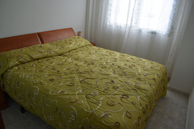 Room 4, At711 in Oliva With 2 Bedrooms and 1 Bathrooms, Valencia