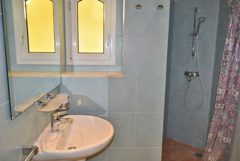 Room 5, Ap1001 in Oliva With 2 Bedrooms and 2 Bathrooms, Valencia