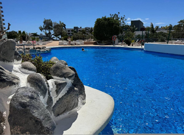Room 5, Oceanview Paradise 2BR High-speed Wifi Office Walk to Beach Restaurants Costa Adeje, Madrid