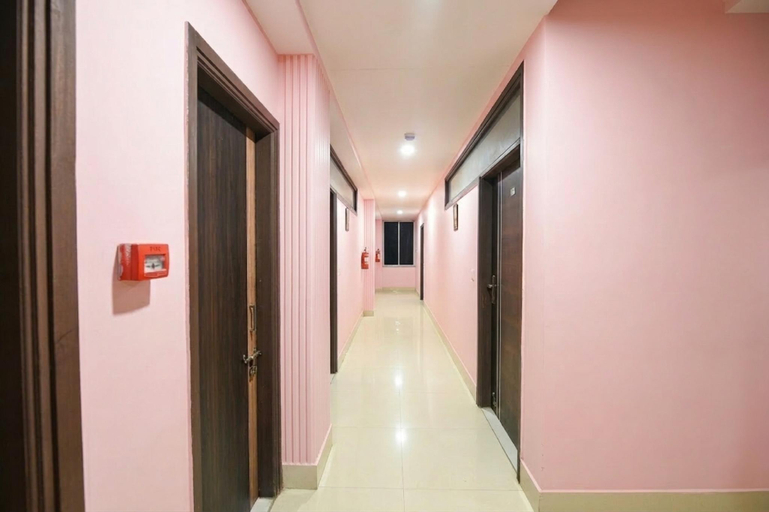 Lobby 5, Hotel Ess Pee Grand Mohali , Chandigarh