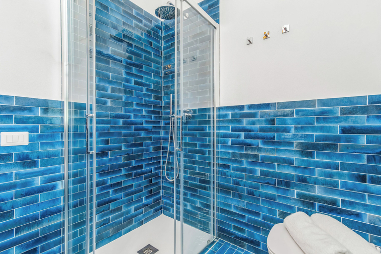 Bathroom 3, Lu Maggiu, Olbia-Tempio