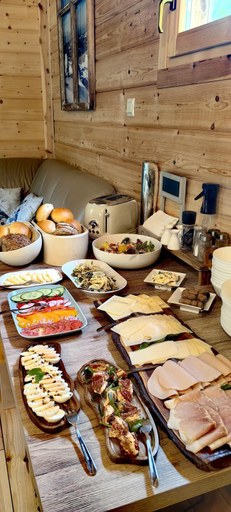 Food & Drinks 5, Osada pod Beskidem- chatki caloroczne, Cieszyn