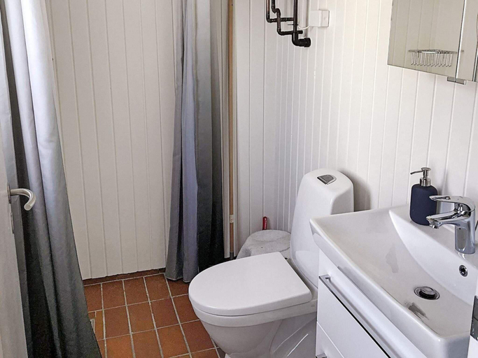 Bathroom 3, 4 person holiday home in Læsø, Læsø